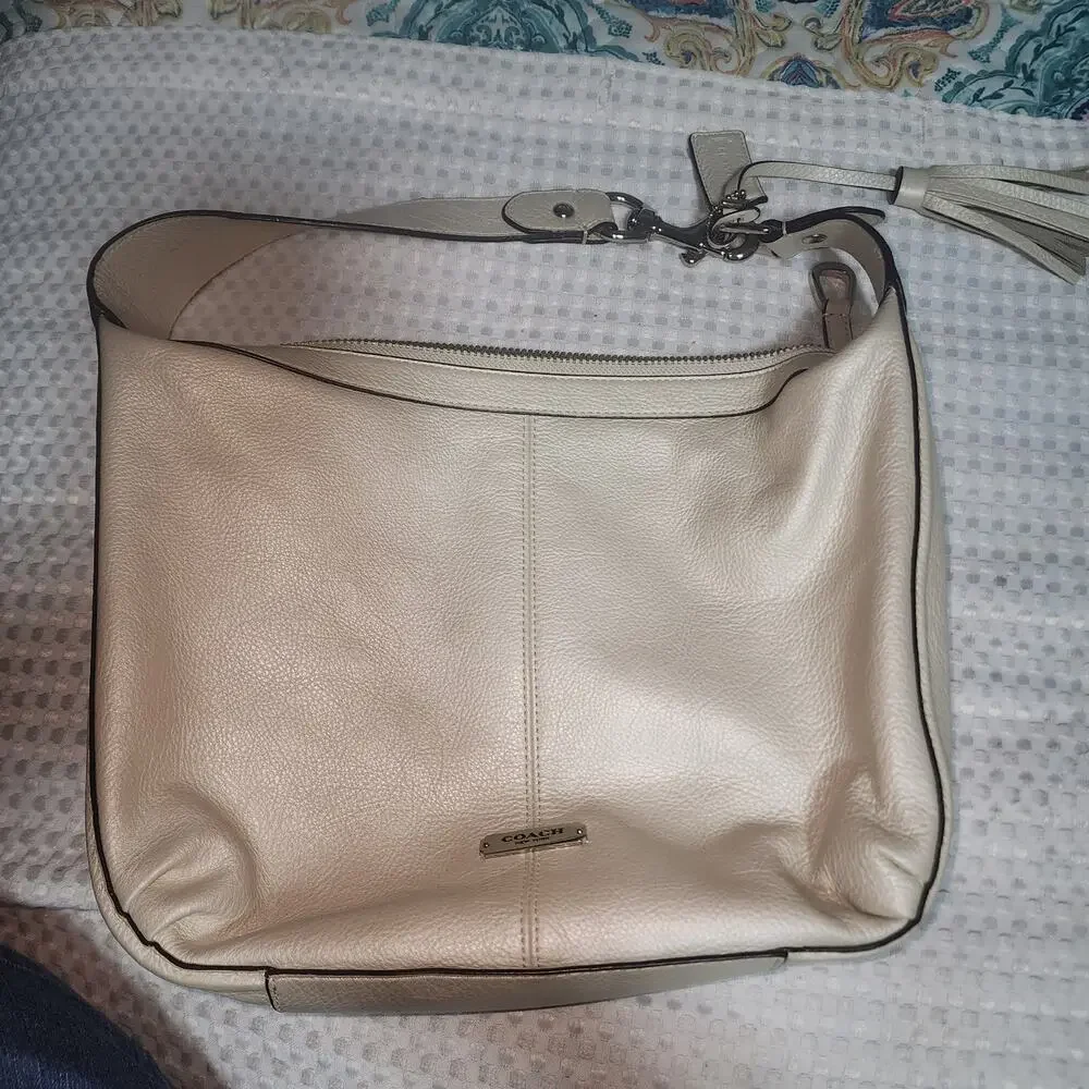 COACH EUC AVERY LEATHER 29360 HOBO BAG